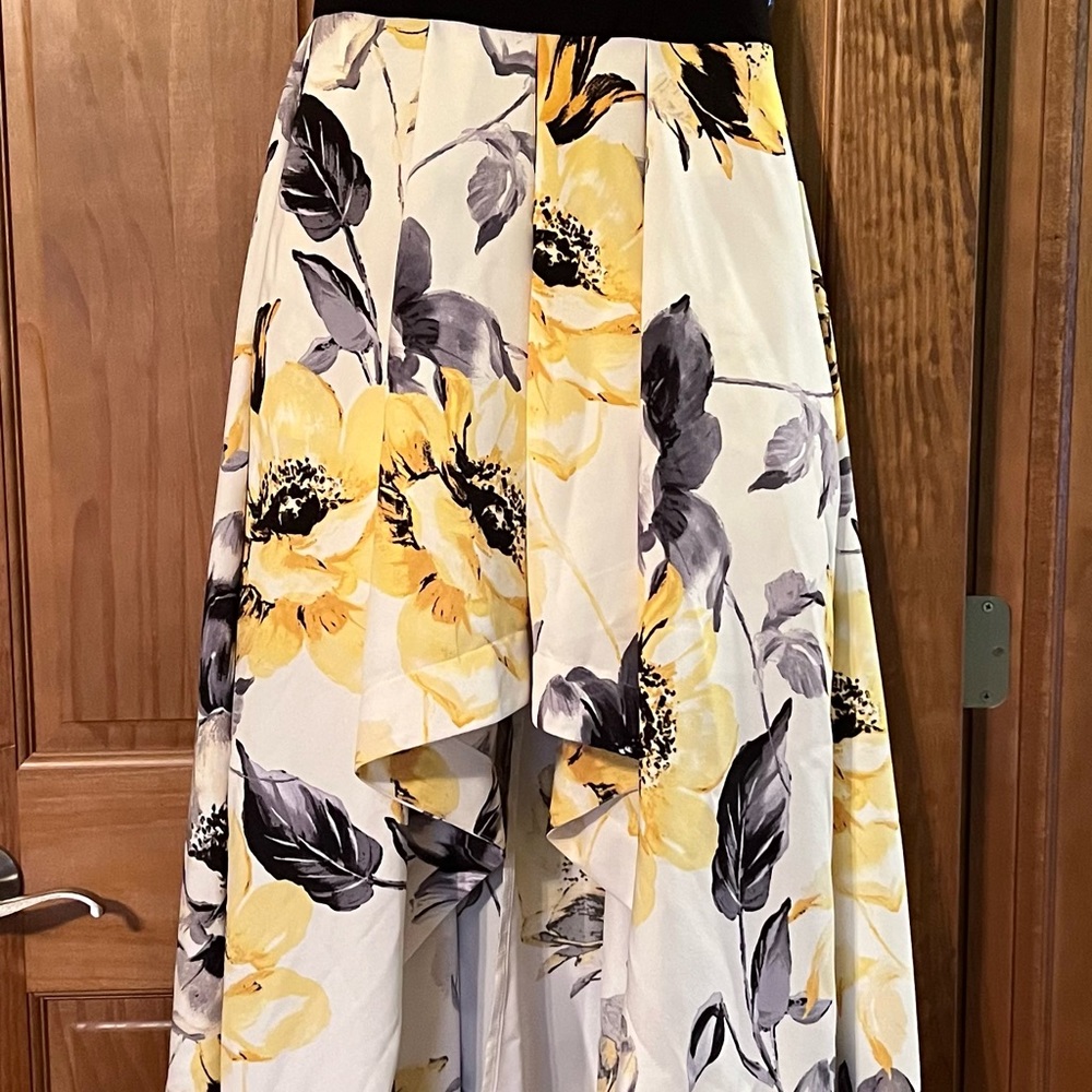 Prom dress - Picture 2 of 3